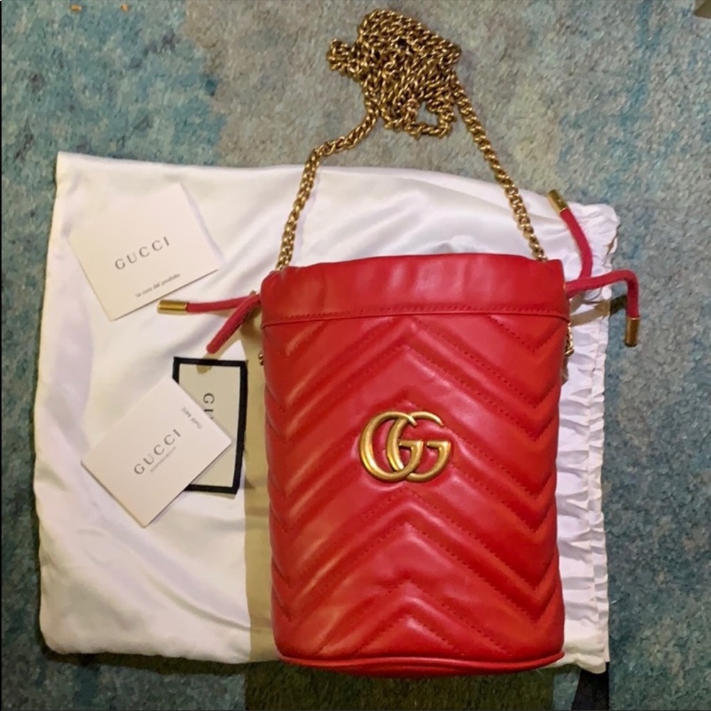 Gucci GG Marmont Mini Bucket Bag Red